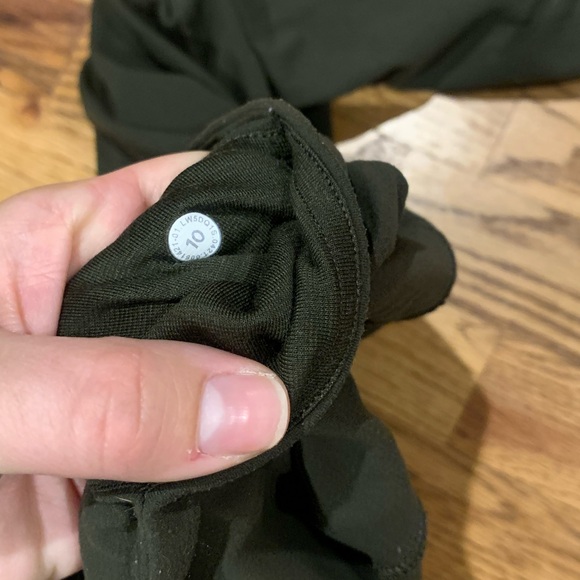Lululemon Align leggings. Size 10, 28 inseam - Picture 6 of 6